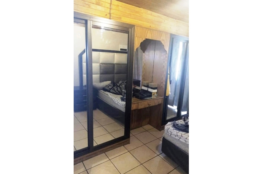 To Let 1 Bedroom Property for Rent in Mondeor Gauteng