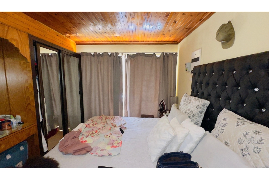 To Let 1 Bedroom Property for Rent in Mondeor Gauteng