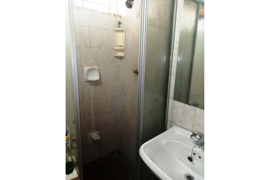 To Let 1 Bedroom Property for Rent in Mondeor Gauteng