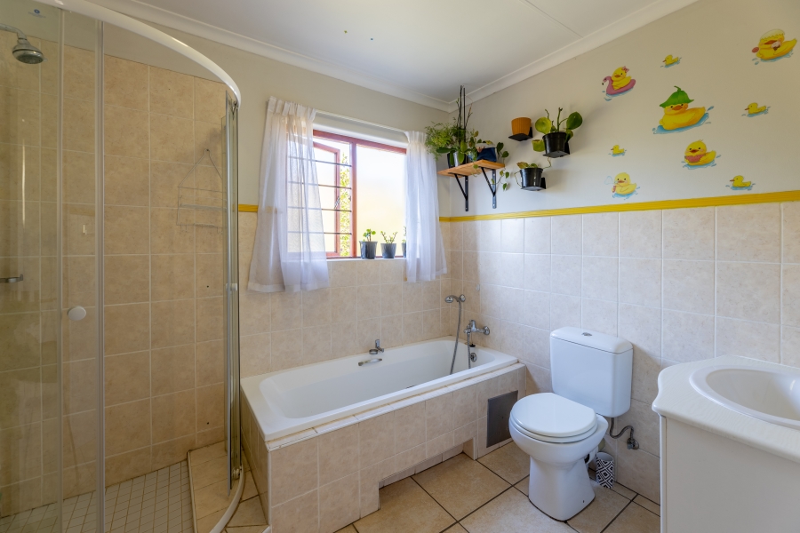 3 Bedroom Property for Sale in Broadacres Gauteng