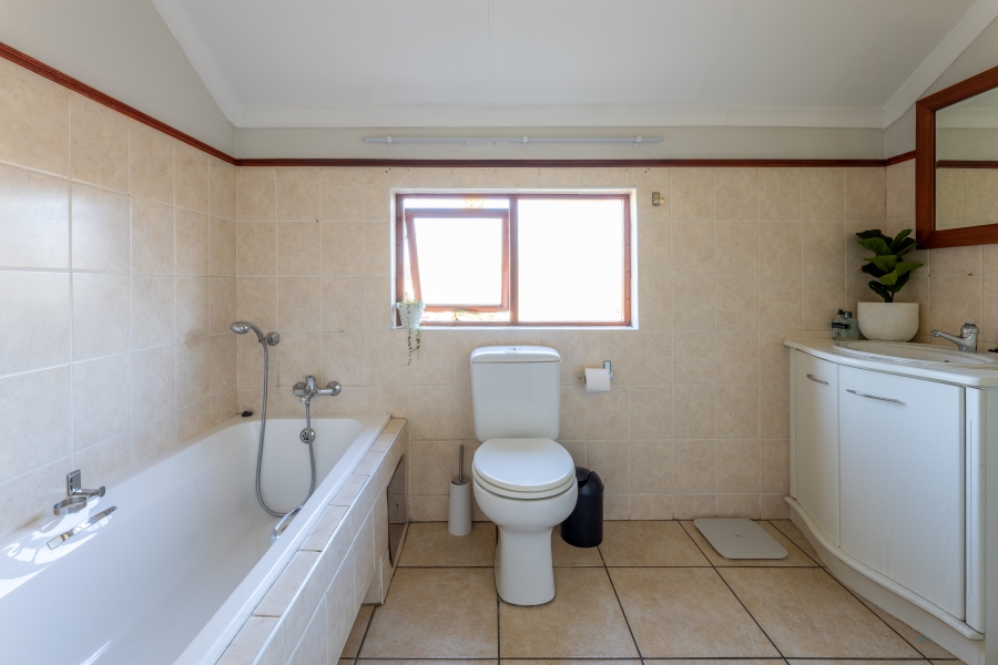 3 Bedroom Property for Sale in Broadacres Gauteng