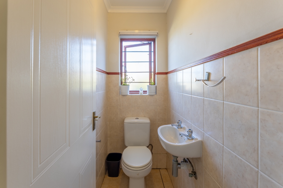 3 Bedroom Property for Sale in Broadacres Gauteng
