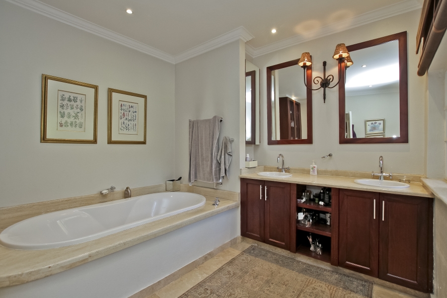 4 Bedroom Property for Sale in Atholl Gauteng