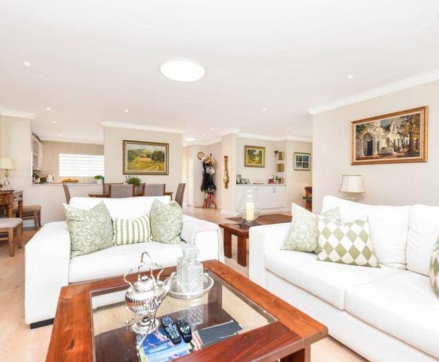 2 Bedroom Property for Sale in Magaliessig Gauteng