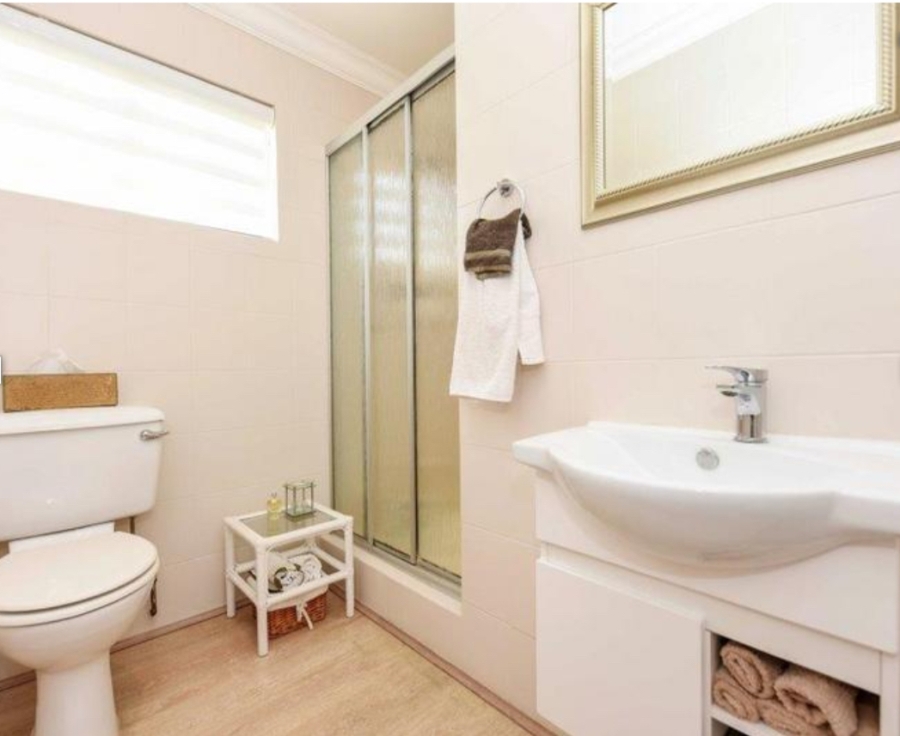 2 Bedroom Property for Sale in Magaliessig Gauteng
