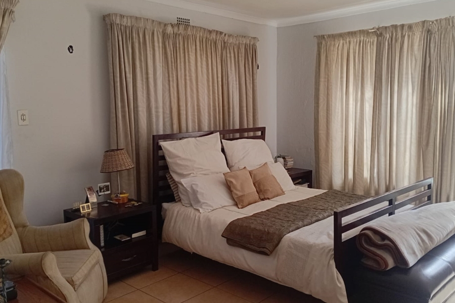 4 Bedroom Property for Sale in Nooitgedacht Gauteng