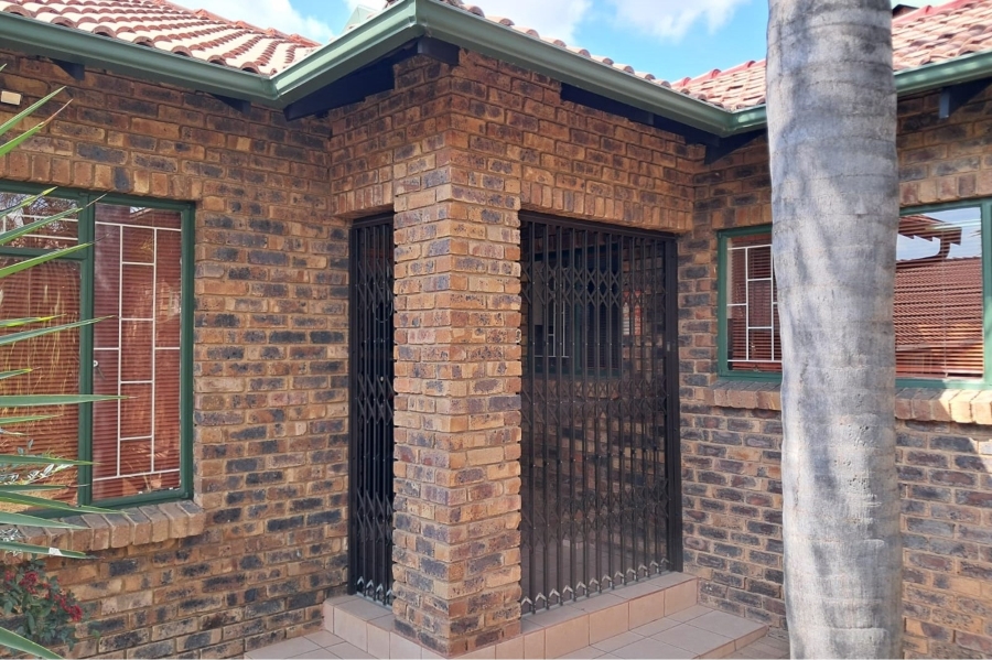 4 Bedroom Property for Sale in The Reeds Gauteng