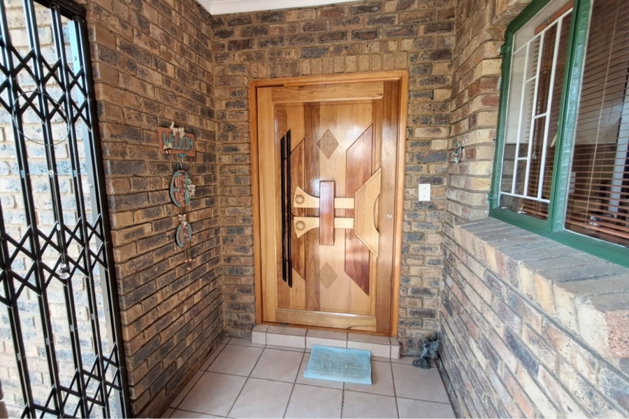 4 Bedroom Property for Sale in The Reeds Gauteng