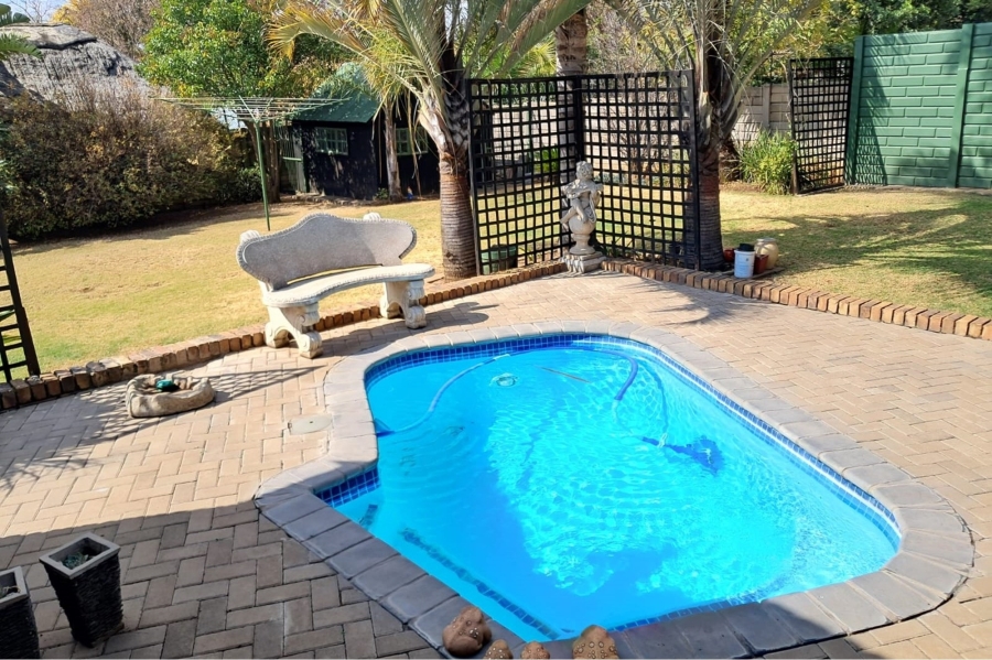4 Bedroom Property for Sale in The Reeds Gauteng
