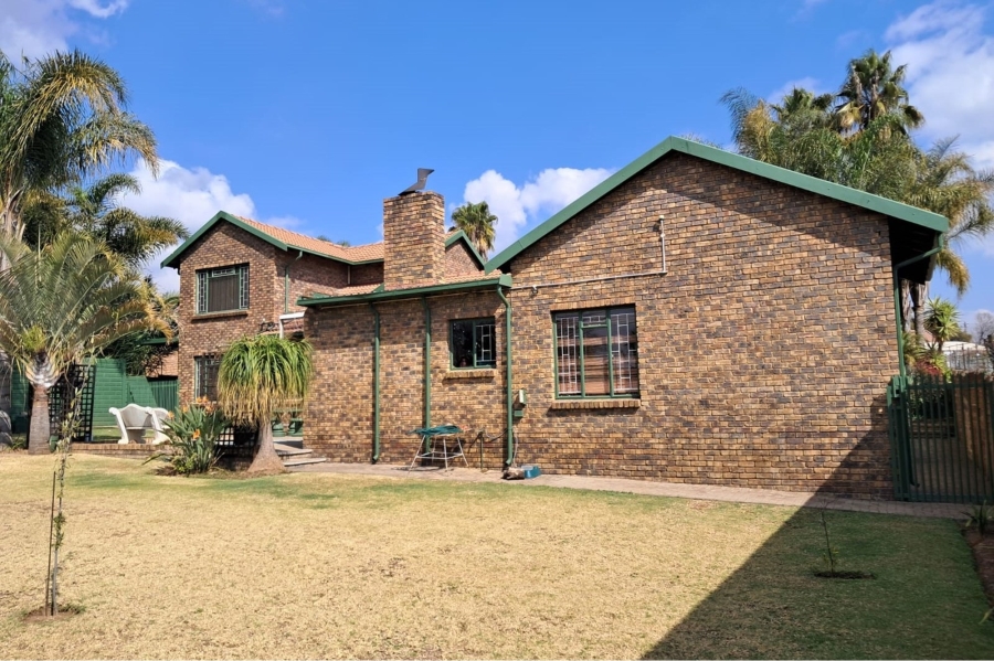 4 Bedroom Property for Sale in The Reeds Gauteng