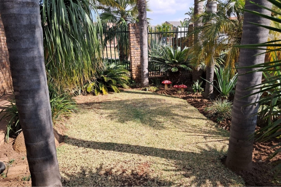 4 Bedroom Property for Sale in The Reeds Gauteng
