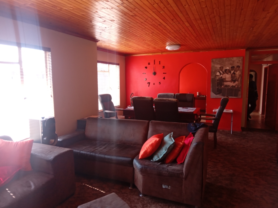 3 Bedroom Property for Sale in Strubenvale Gauteng