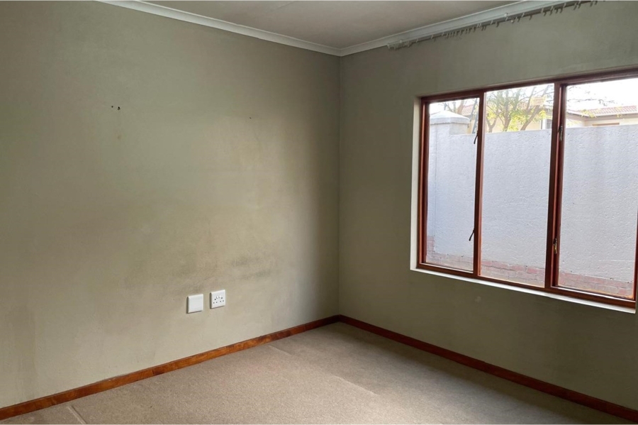 3 Bedroom Property for Sale in Noordwyk Gauteng