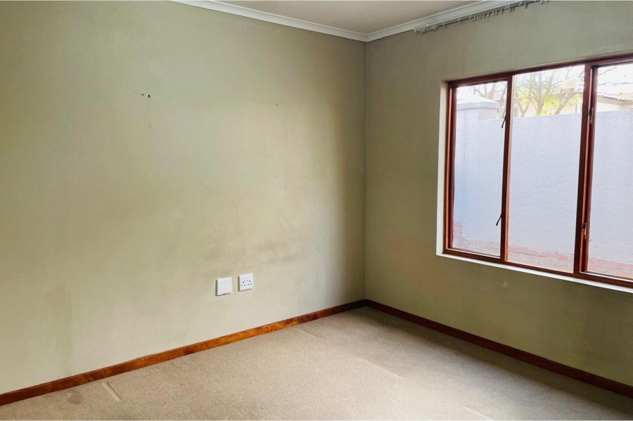 3 Bedroom Property for Sale in Noordwyk Gauteng