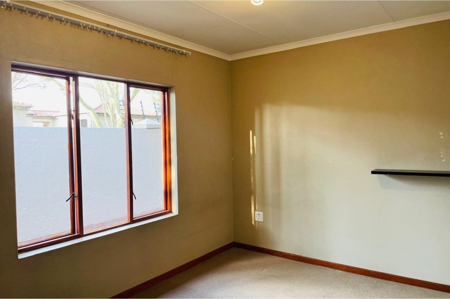 3 Bedroom Property for Sale in Noordwyk Gauteng