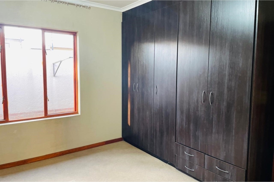 3 Bedroom Property for Sale in Noordwyk Gauteng
