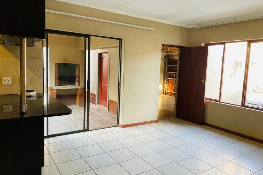 3 Bedroom Property for Sale in Noordwyk Gauteng