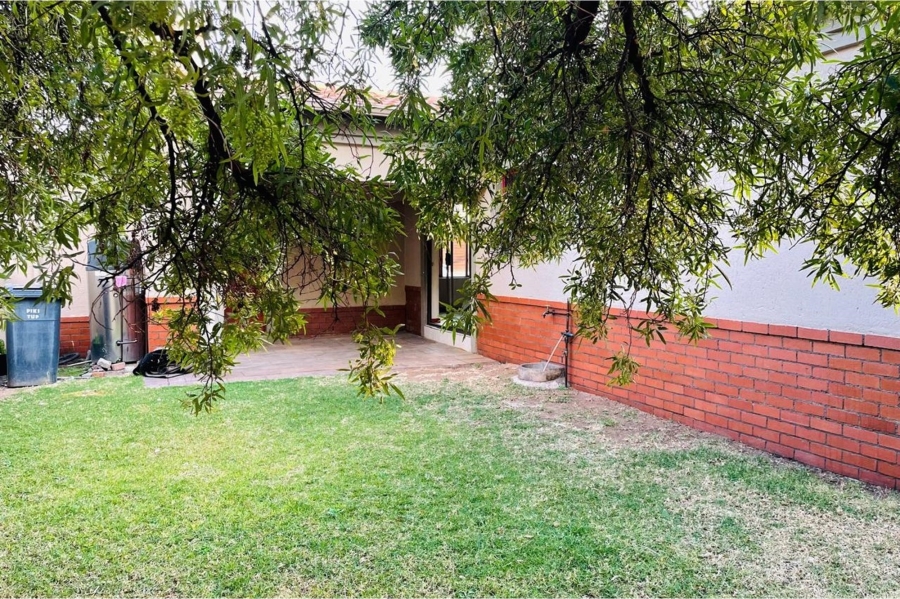 3 Bedroom Property for Sale in Noordwyk Gauteng