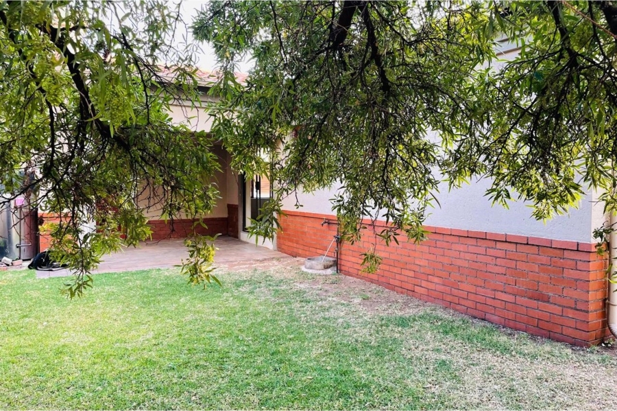 3 Bedroom Property for Sale in Noordwyk Gauteng