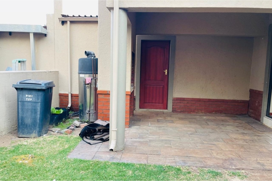 3 Bedroom Property for Sale in Noordwyk Gauteng