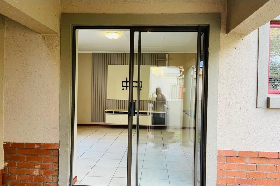 3 Bedroom Property for Sale in Noordwyk Gauteng