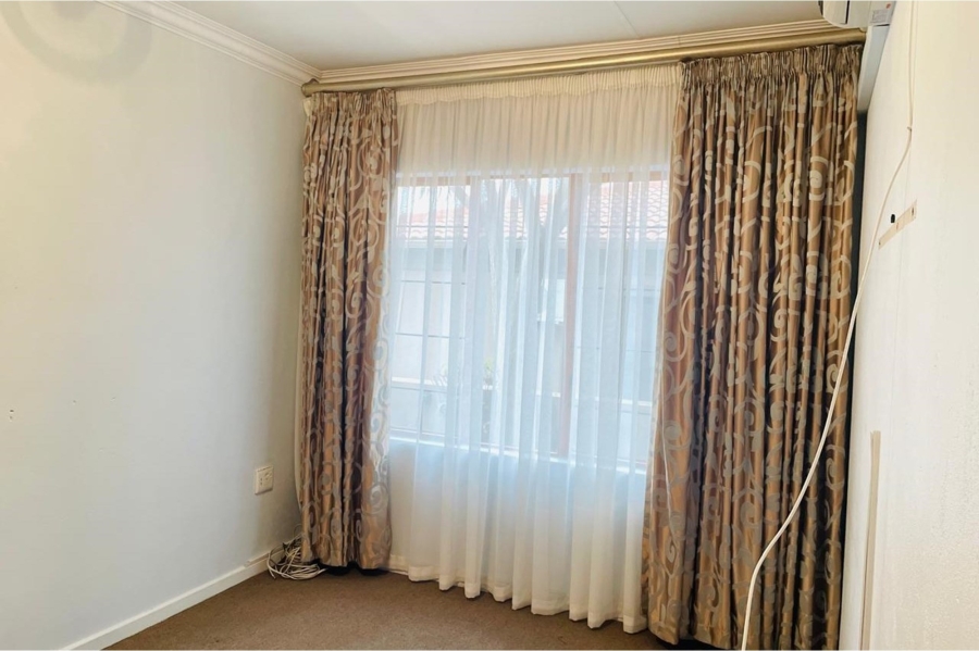 4 Bedroom Property for Sale in Noordwyk Gauteng