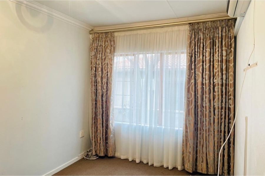 4 Bedroom Property for Sale in Noordwyk Gauteng