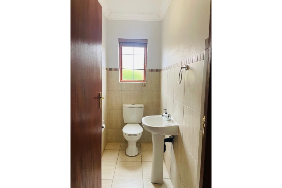 4 Bedroom Property for Sale in Noordwyk Gauteng