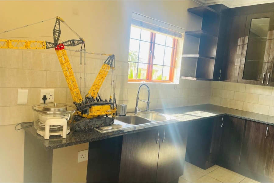 4 Bedroom Property for Sale in Noordwyk Gauteng