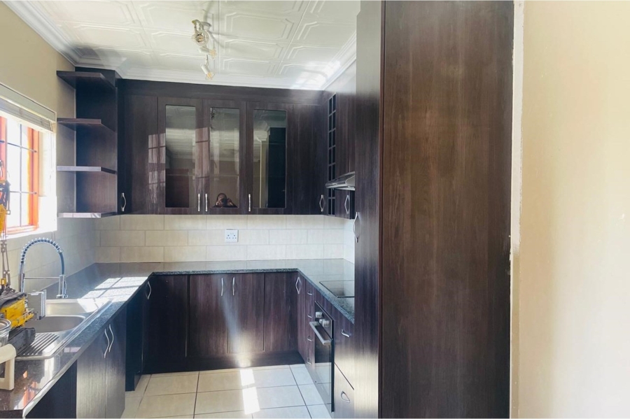 4 Bedroom Property for Sale in Noordwyk Gauteng