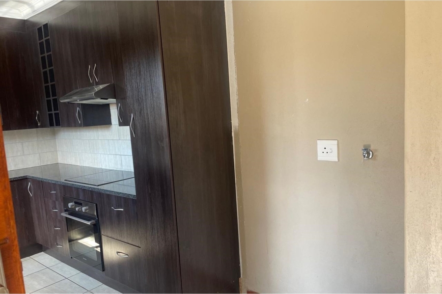 4 Bedroom Property for Sale in Noordwyk Gauteng