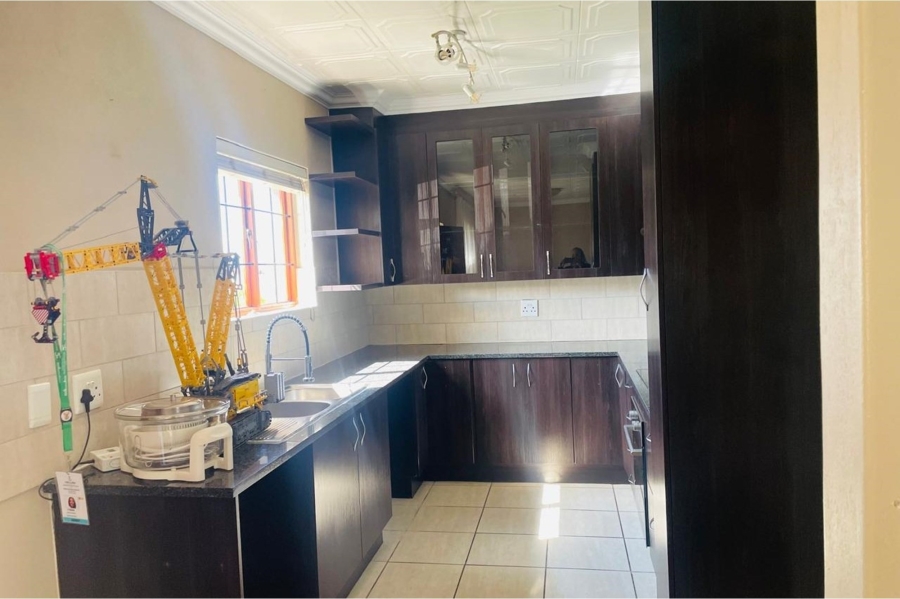 4 Bedroom Property for Sale in Noordwyk Gauteng