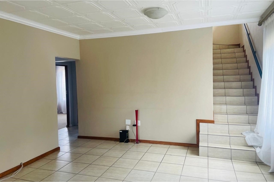 4 Bedroom Property for Sale in Noordwyk Gauteng