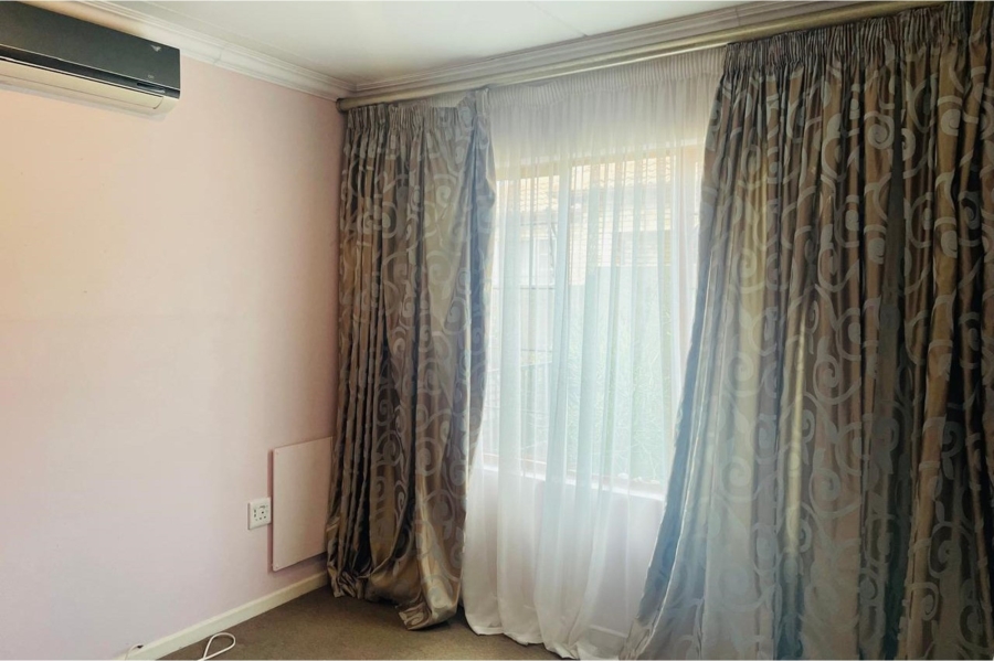 4 Bedroom Property for Sale in Noordwyk Gauteng