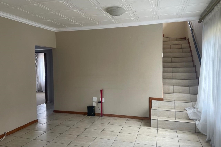 4 Bedroom Property for Sale in Noordwyk Gauteng