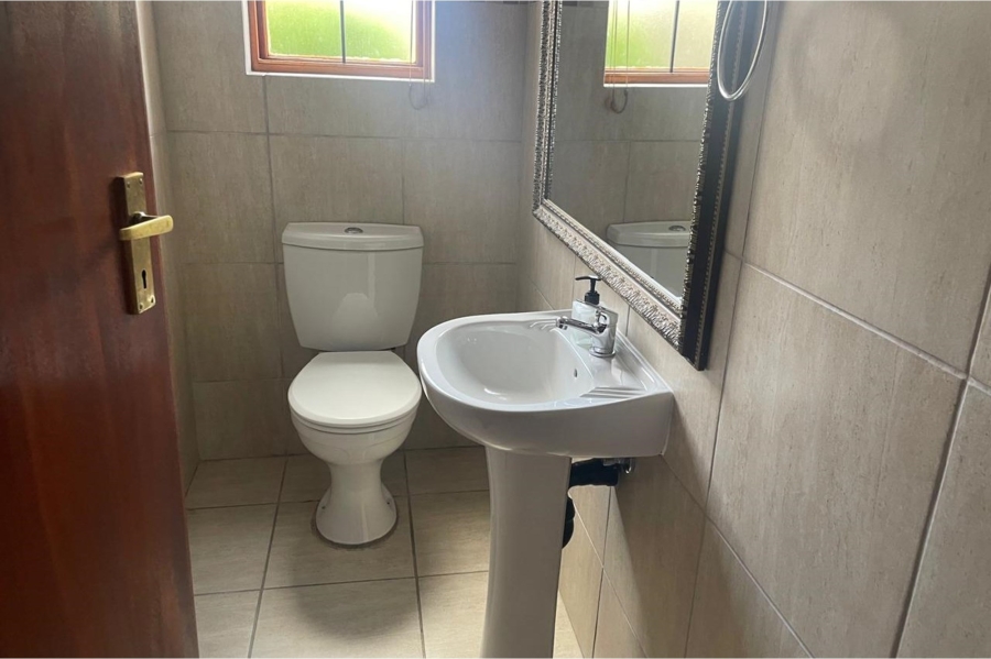4 Bedroom Property for Sale in Noordwyk Gauteng