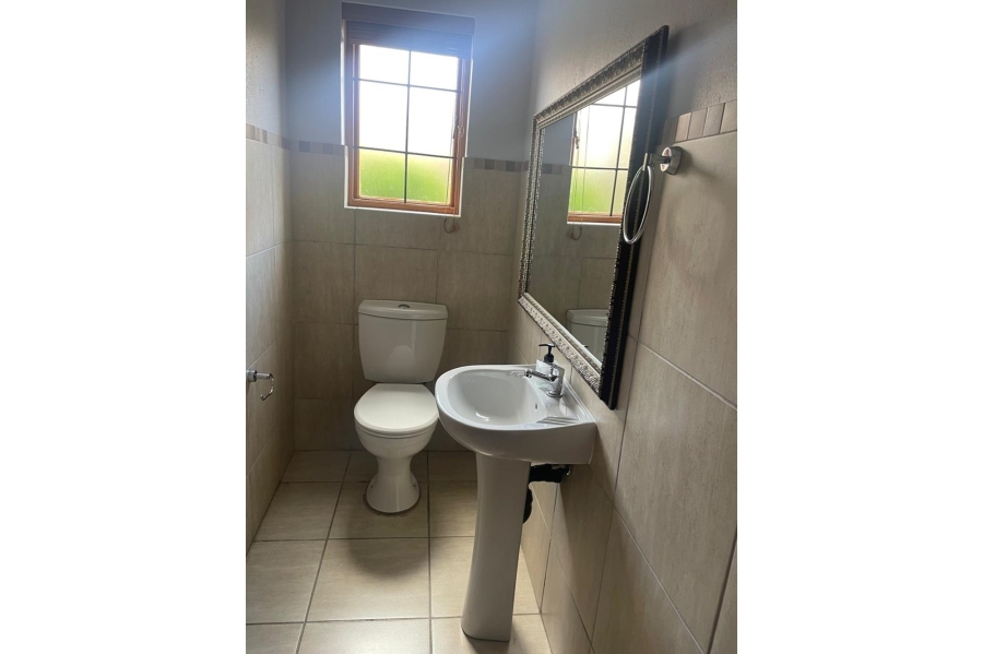 4 Bedroom Property for Sale in Noordwyk Gauteng