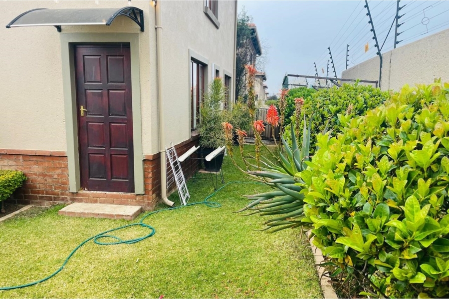 4 Bedroom Property for Sale in Noordwyk Gauteng
