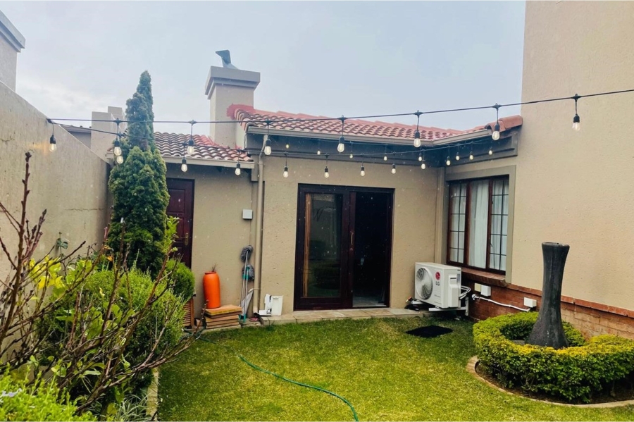 4 Bedroom Property for Sale in Noordwyk Gauteng