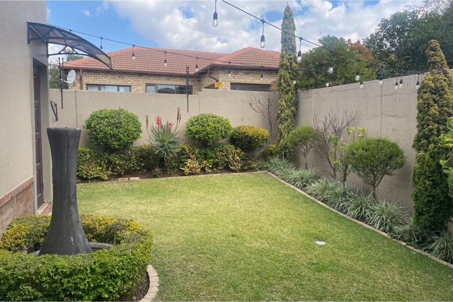 4 Bedroom Property for Sale in Noordwyk Gauteng