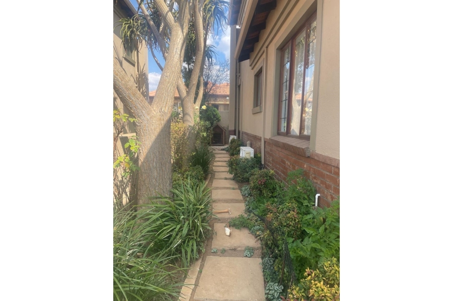 4 Bedroom Property for Sale in Noordwyk Gauteng