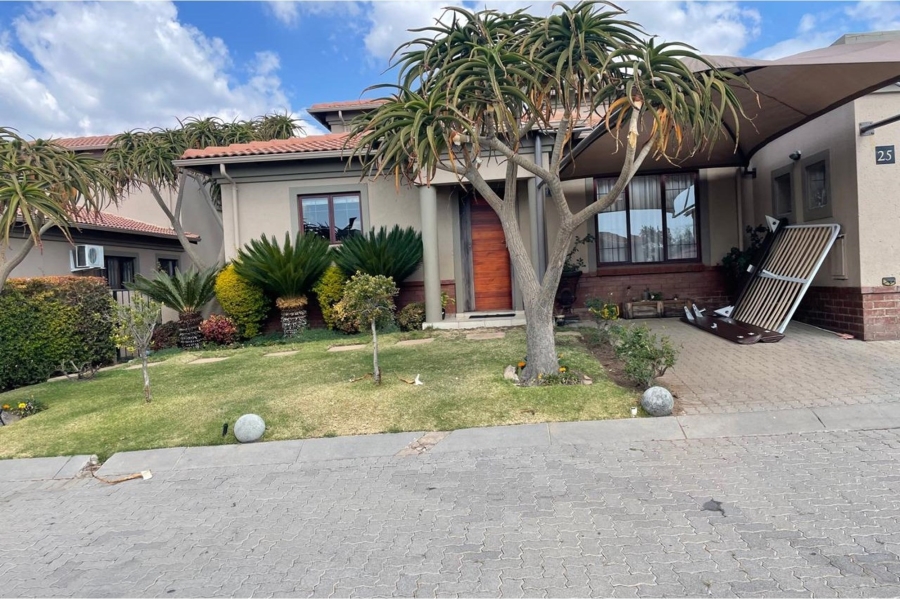4 Bedroom Property for Sale in Noordwyk Gauteng