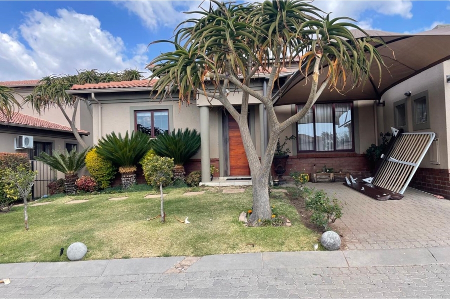 4 Bedroom Property for Sale in Noordwyk Gauteng