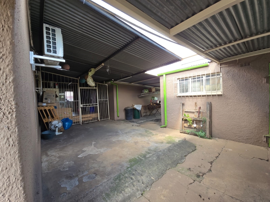 5 Bedroom Property for Sale in Vanderbijlpark Cw 6 Gauteng
