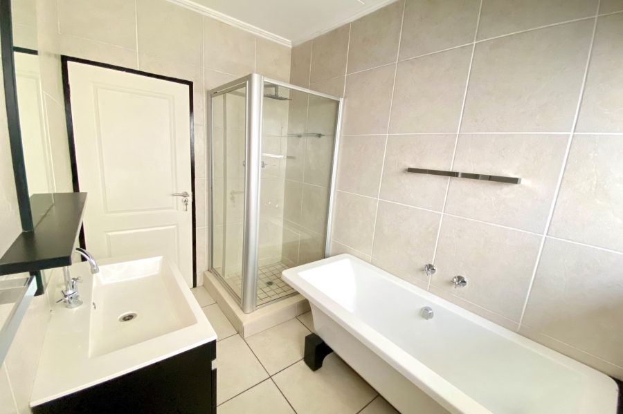 To Let 2 Bedroom Property for Rent in Greenstone Hill Gauteng