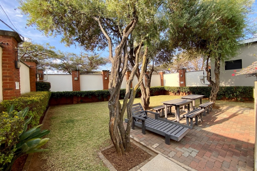 To Let 2 Bedroom Property for Rent in Greenstone Hill Gauteng