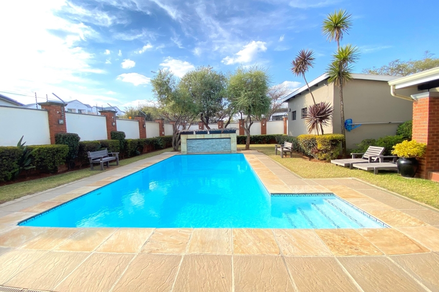 To Let 2 Bedroom Property for Rent in Greenstone Hill Gauteng