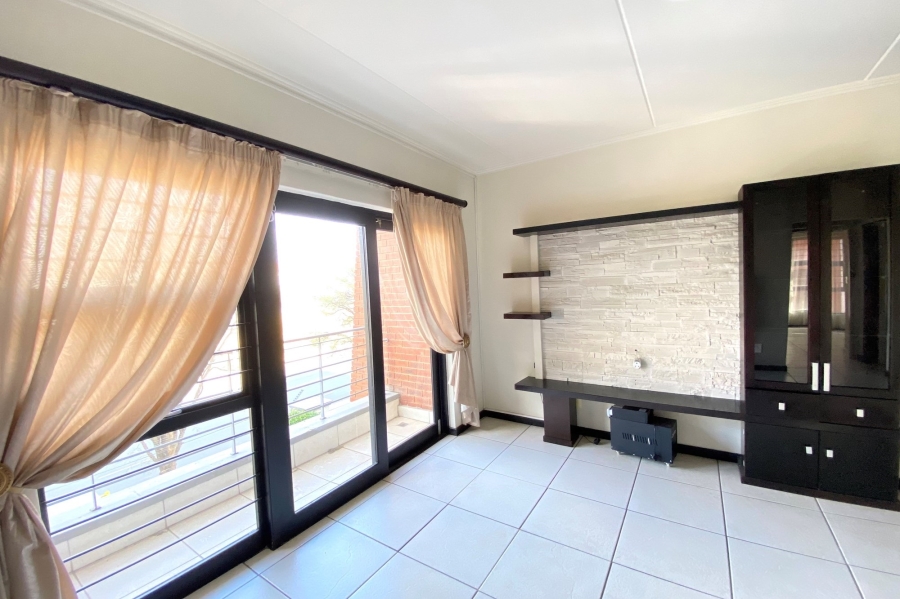 To Let 2 Bedroom Property for Rent in Greenstone Hill Gauteng