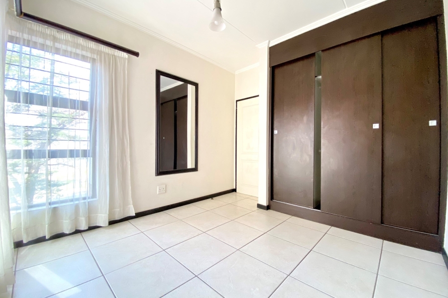 To Let 2 Bedroom Property for Rent in Greenstone Hill Gauteng