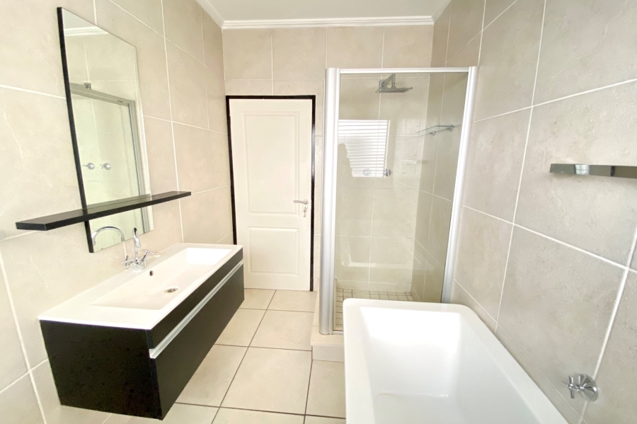 To Let 2 Bedroom Property for Rent in Greenstone Hill Gauteng